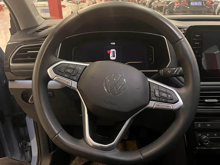 Фото 9 - Volkswagen Tharu