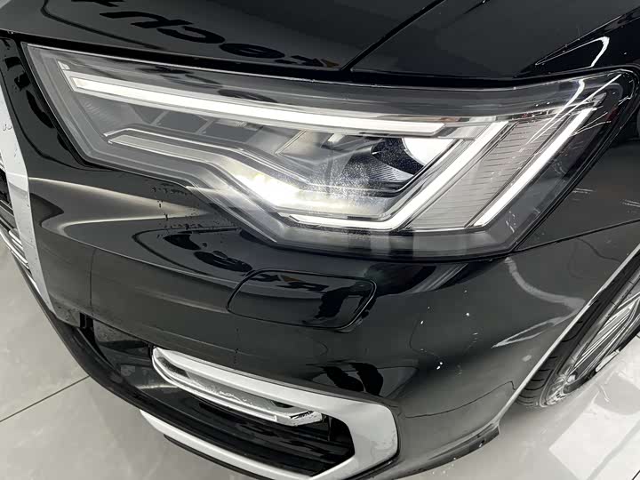 Фото 5 - Audi A6L