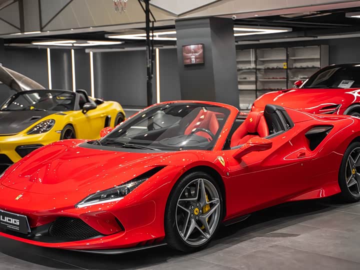 Фото 1 - Ferrari F8