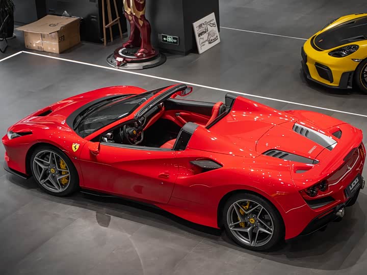 Фото 5 - Ferrari F8