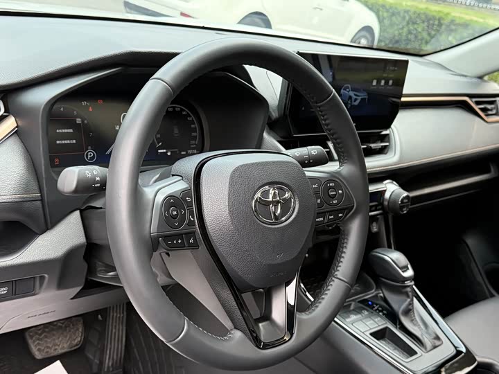 Фото 7 - Toyota Wildlander