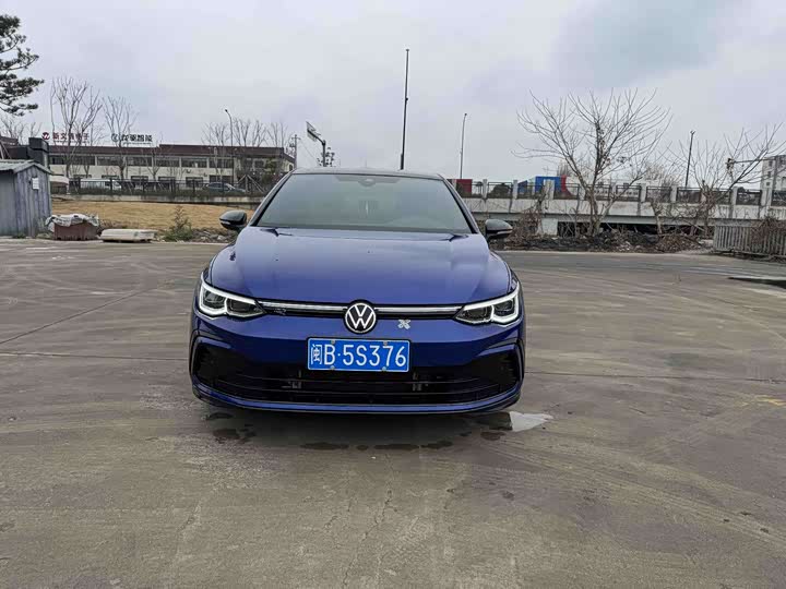 Фото 2 - Volkswagen Golf