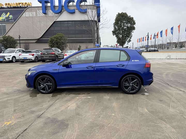 Фото 4 - Volkswagen Golf