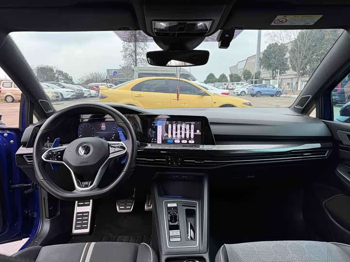 Фото 8 - Volkswagen Golf