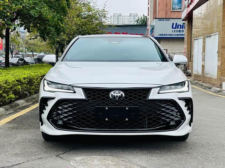 Фото 2 - Toyota Avalon