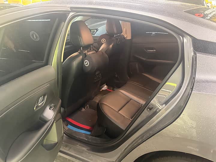 Фото 3 - Nissan Sylphy