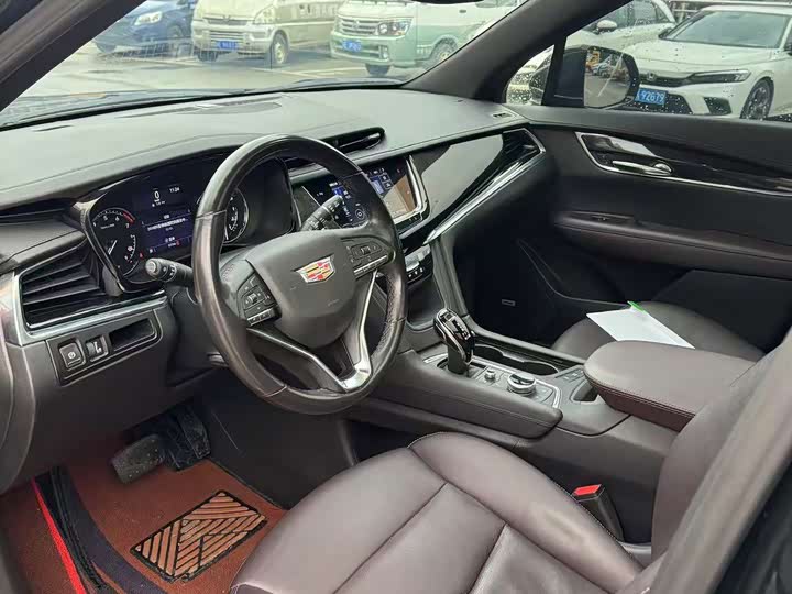 Фото 6 - Cadillac XT6