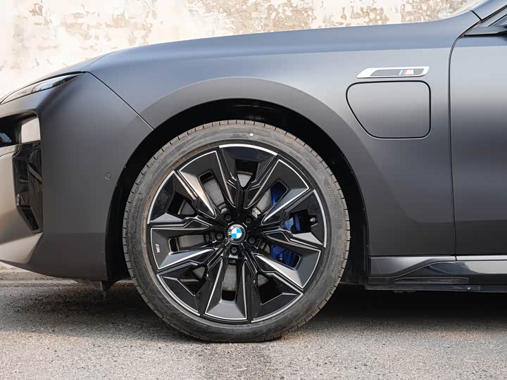 Фото 6 - BMW i7