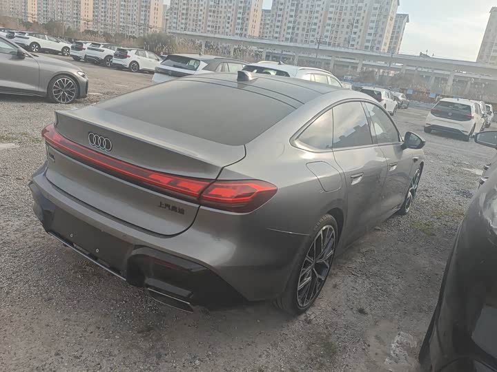 Фото 2 - Audi A5L Sportback