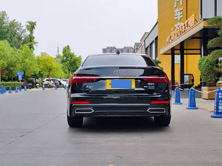 Фото 5 - Audi A6L