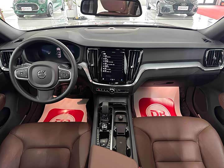 Фото 8 - Volvo S60