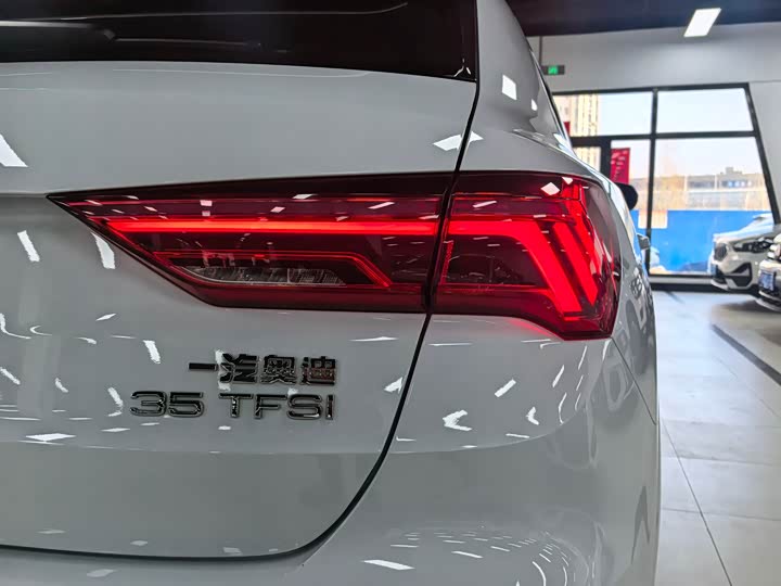 Фото 5 - Audi Q3