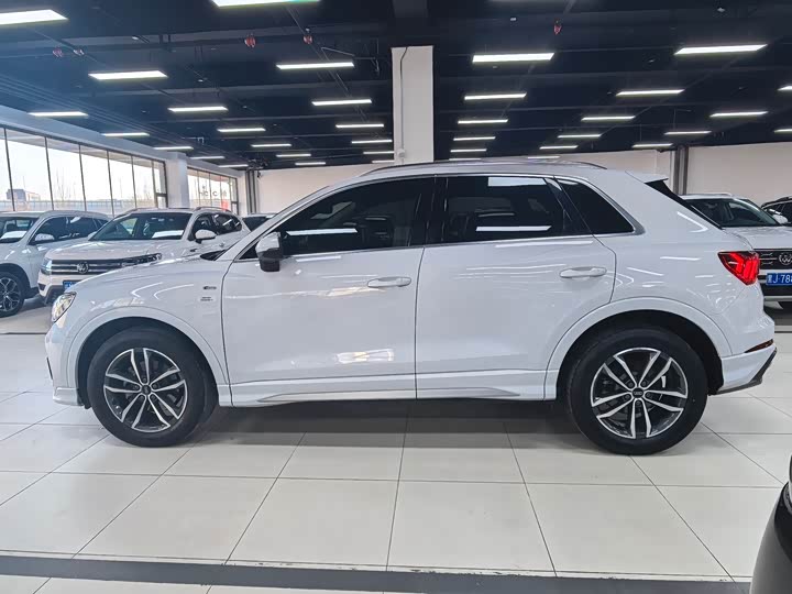 Фото 7 - Audi Q3