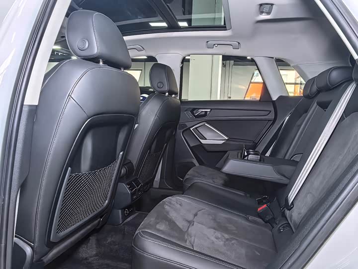 Фото 9 - Audi Q3