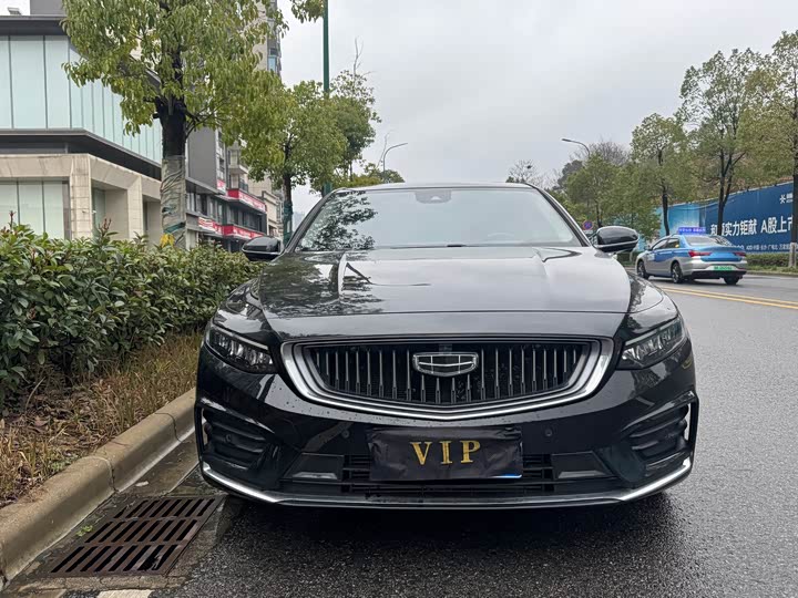 Фото 2 - Geely Preface