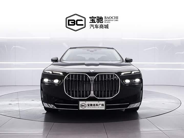 Фото 2 - BMW 7 Series