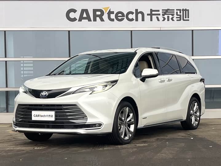 Photo 1 - Toyota Sienna