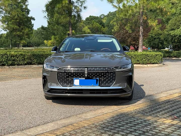 Photo 2 - Lincoln Z (Zephyr)