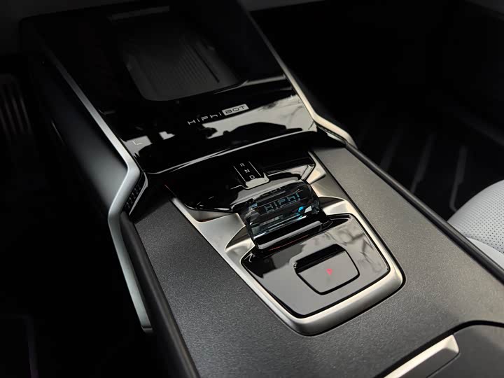 Фото 8 - HiPhi Z