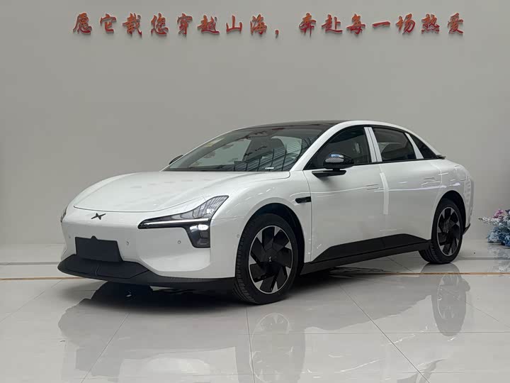 Фото 1 - XPeng Mona M03