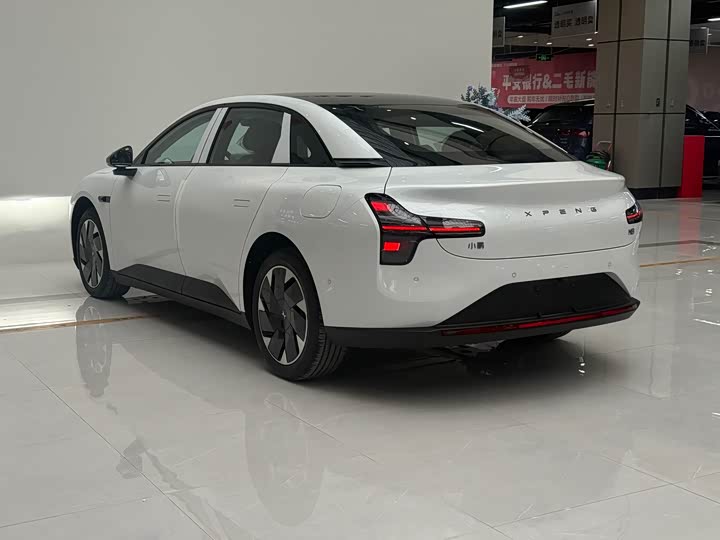 Фото 6 - XPeng Mona M03