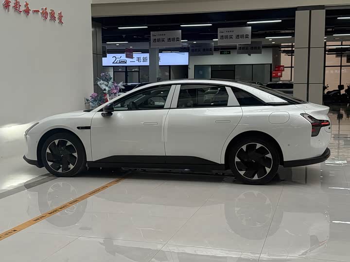 Фото 7 - XPeng Mona M03