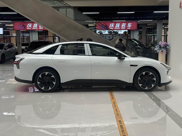 Фото 8 - XPeng Mona M03