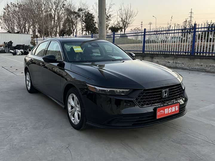 Фото 1 - Honda Accord