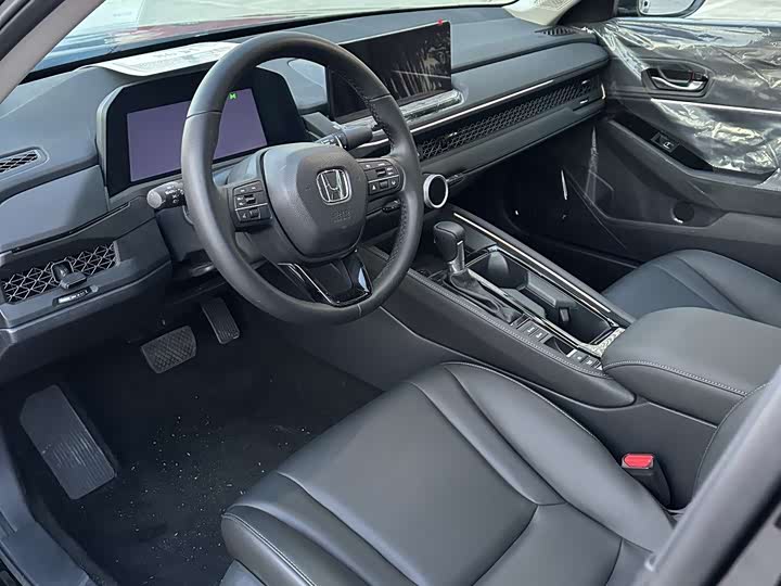 Фото 4 - Honda Accord