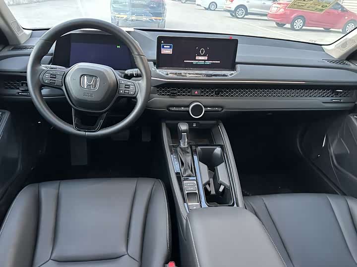 Фото 6 - Honda Accord