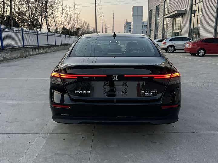 Фото 7 - Honda Accord