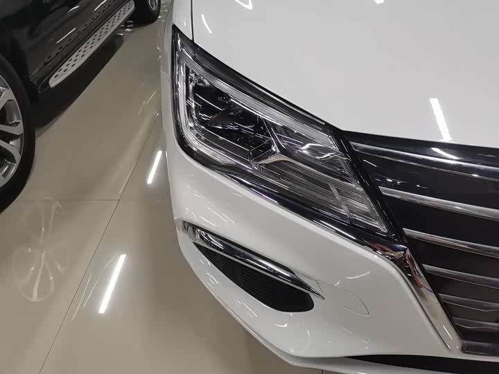 Фото 9 - Roewe Ei5