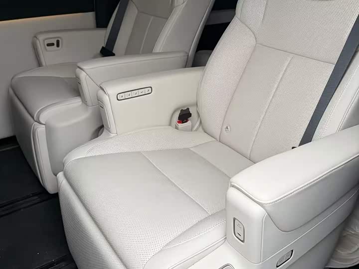 Фото 5 - LiXiang Mega