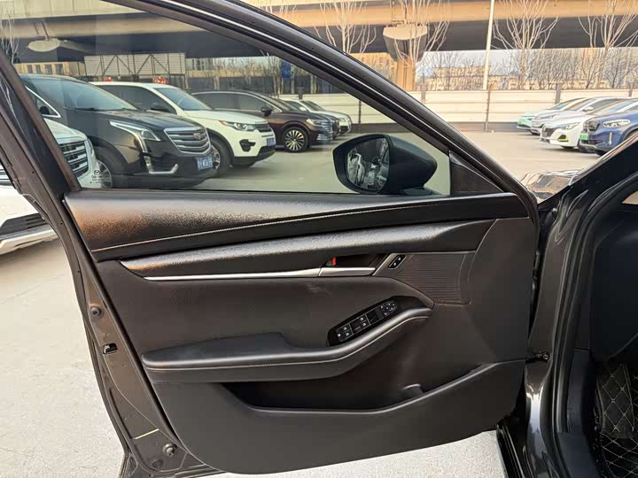 Photo 3 - Mazda 3 (Axela)