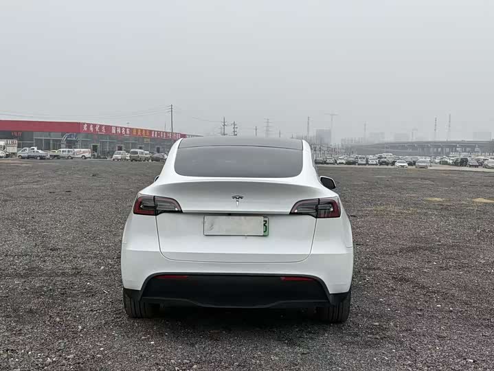 Фото 8 - Tesla Model Y