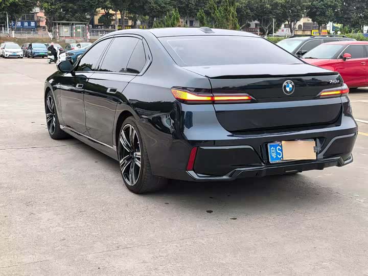 Фото 4 - BMW 7 Series