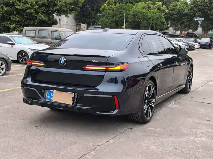 Фото 6 - BMW 7 Series