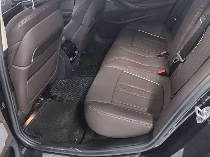 Фото 5 - BMW 5 Series