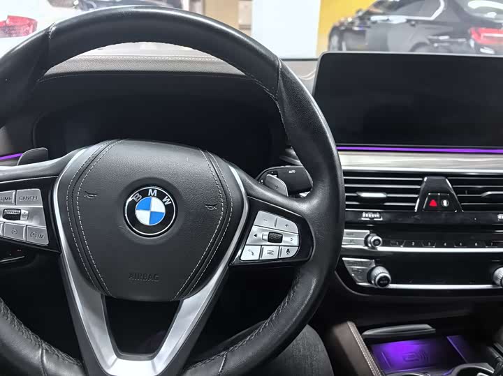 Фото 6 - BMW 5 Series