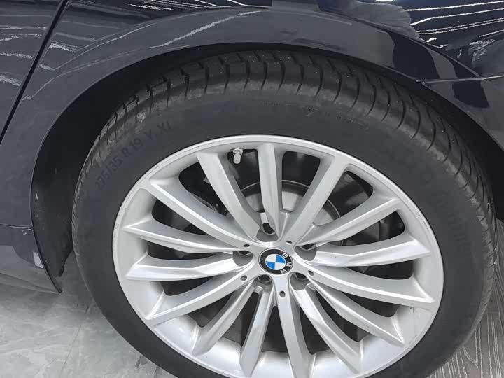 Фото 9 - BMW 5 Series