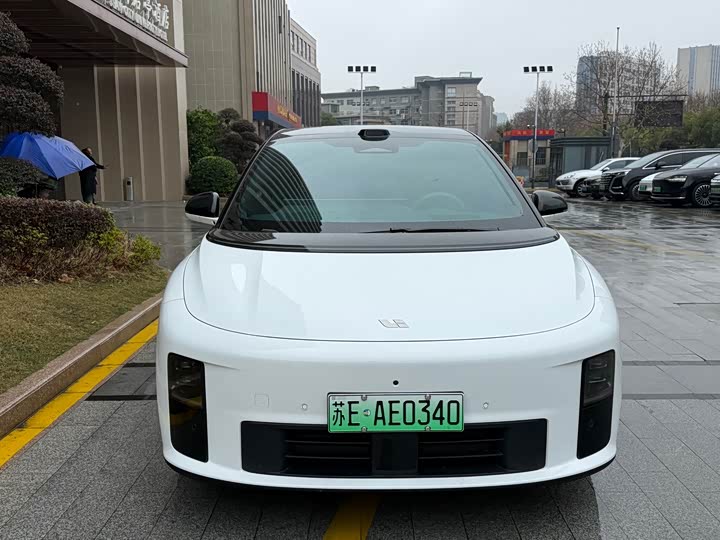 Фото 2 - LiXiang i6