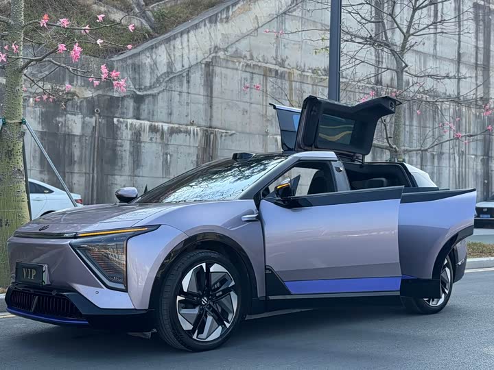 Фото 1 - HiPhi Y