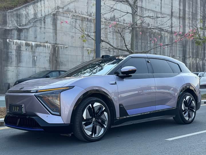 Фото 2 - HiPhi Y