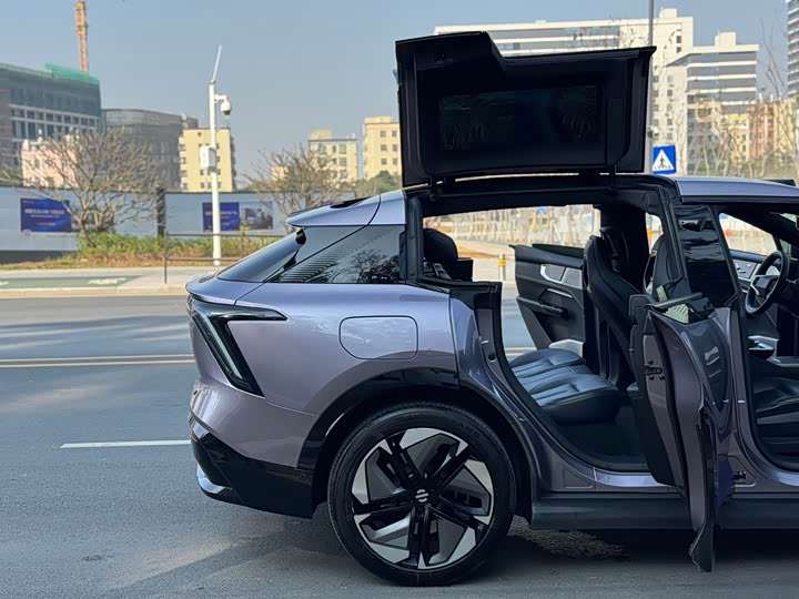 Фото 6 - HiPhi Y