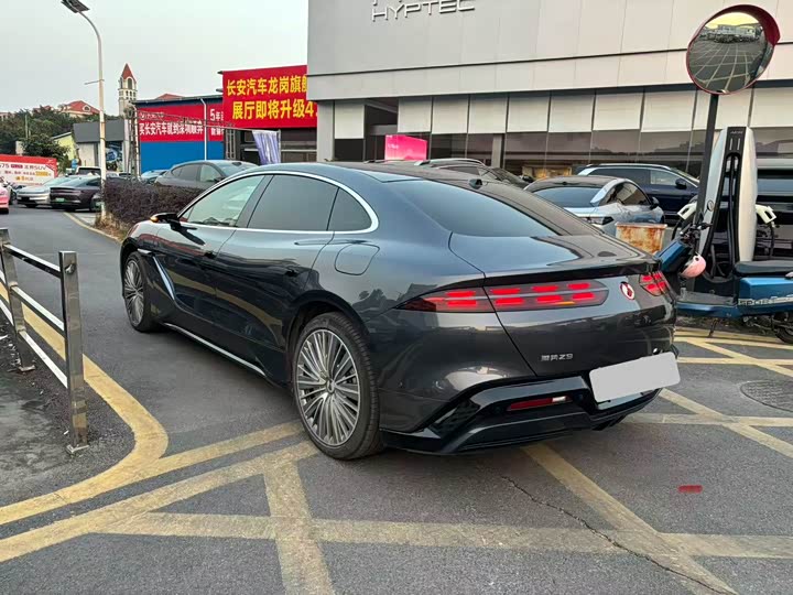 Фото 5 - Denza Z9