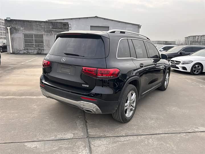 Photo 4 - Mercedes-Benz GLB-Class