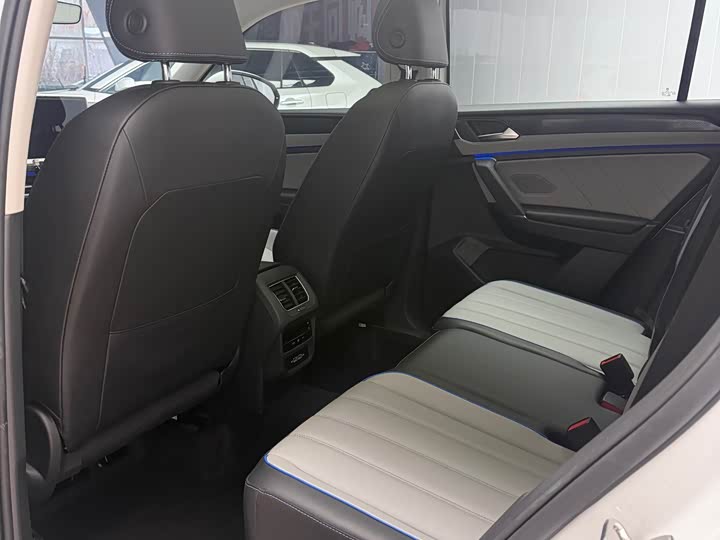 Фото 6 - Volkswagen Tayron GTE Hybrid