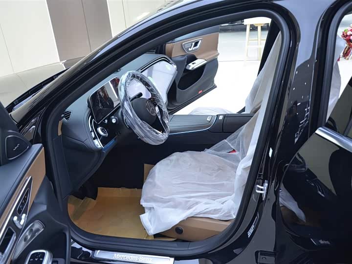 Фото 4 - Mercedes-Benz E-Class