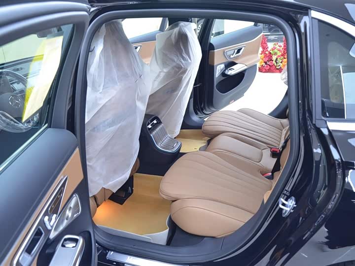 Фото 5 - Mercedes-Benz E-Class