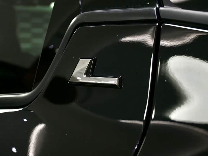 Фото 8 - Ford Edge